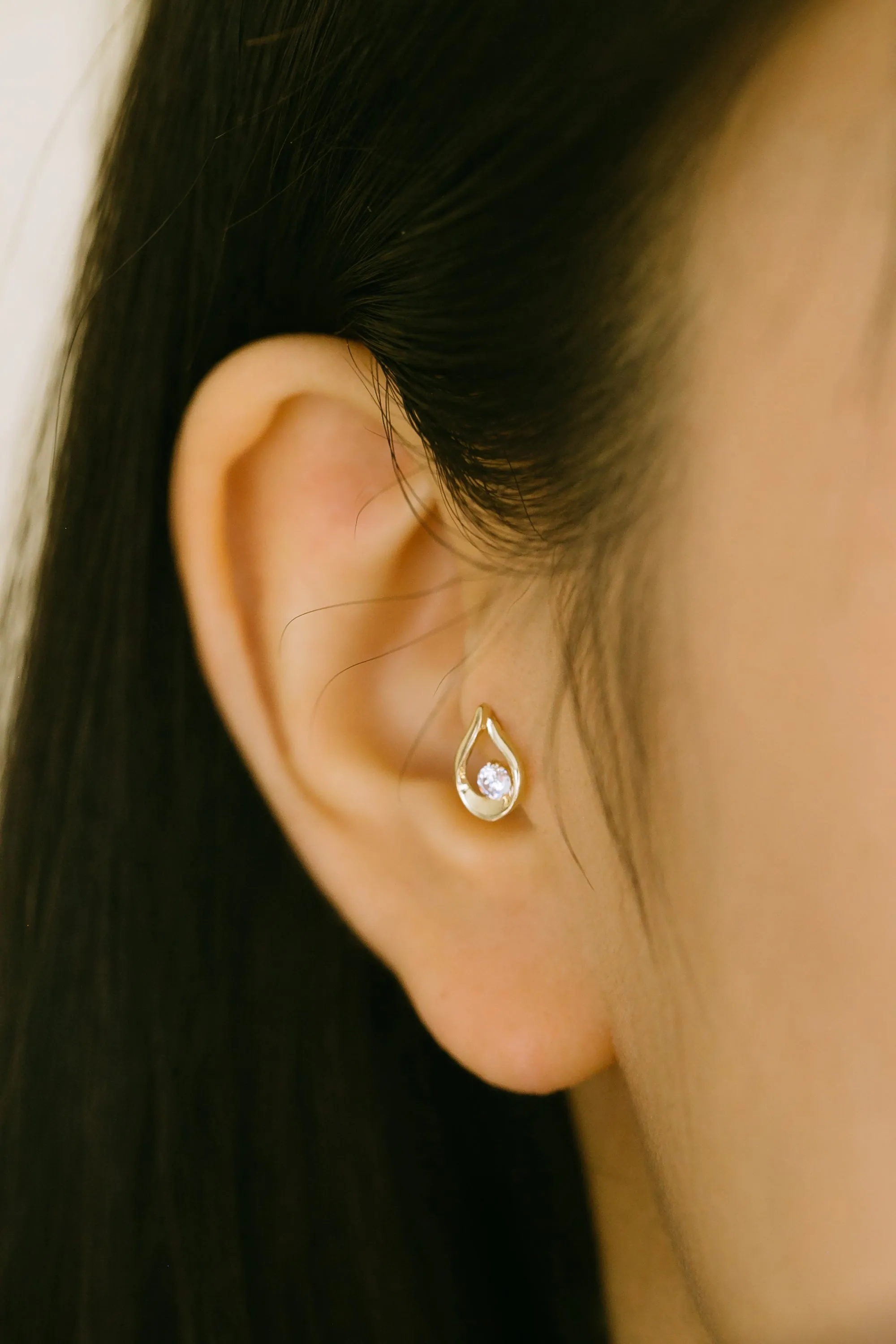 14K GOLD JEWELRY MINIMALIST DELICATE CZ WATER DROP BARBELL EAR STUD EARRING PIERCING