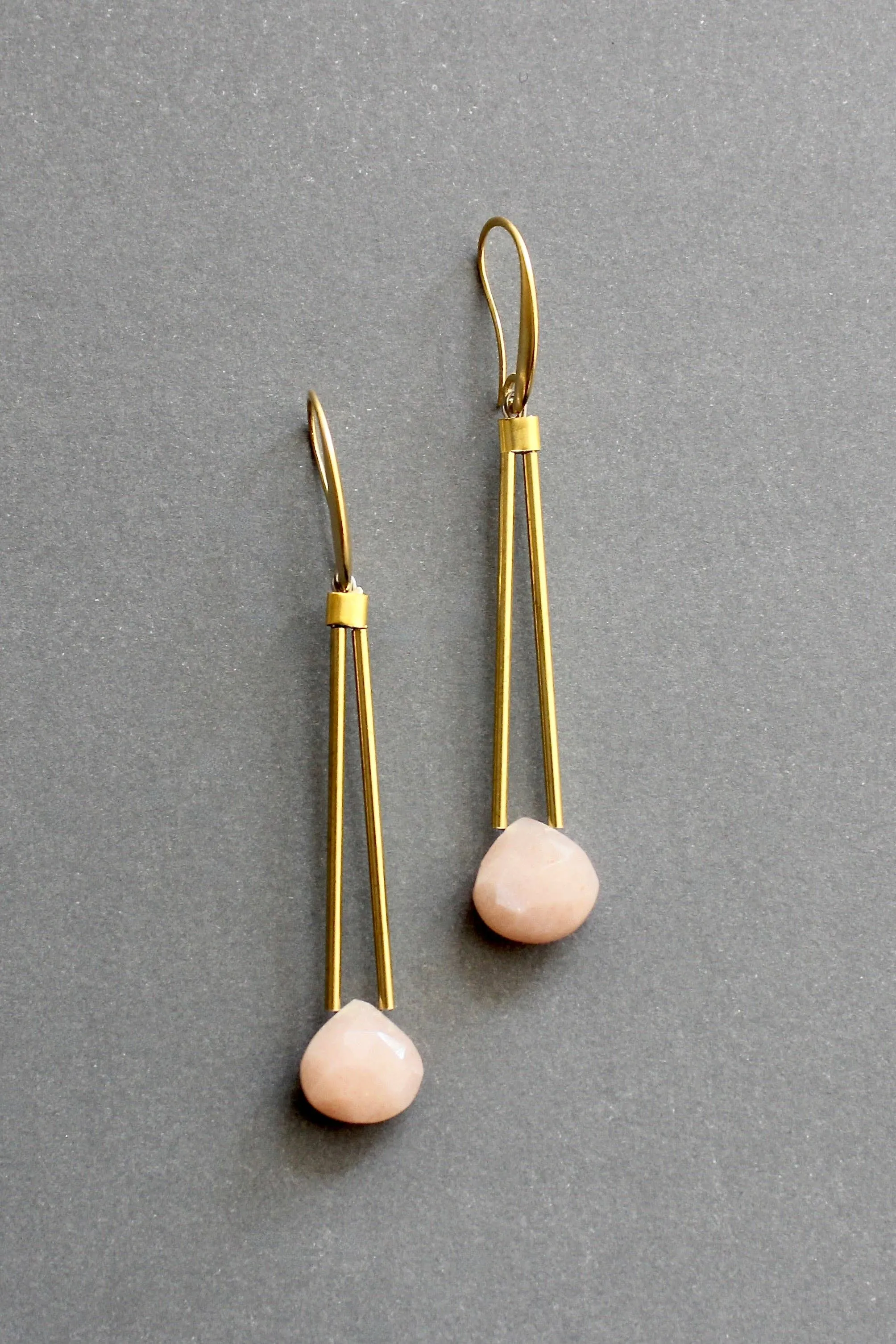 David Aubrey Jewelry - ISLE31 Peach moonstone geometric drop earrings