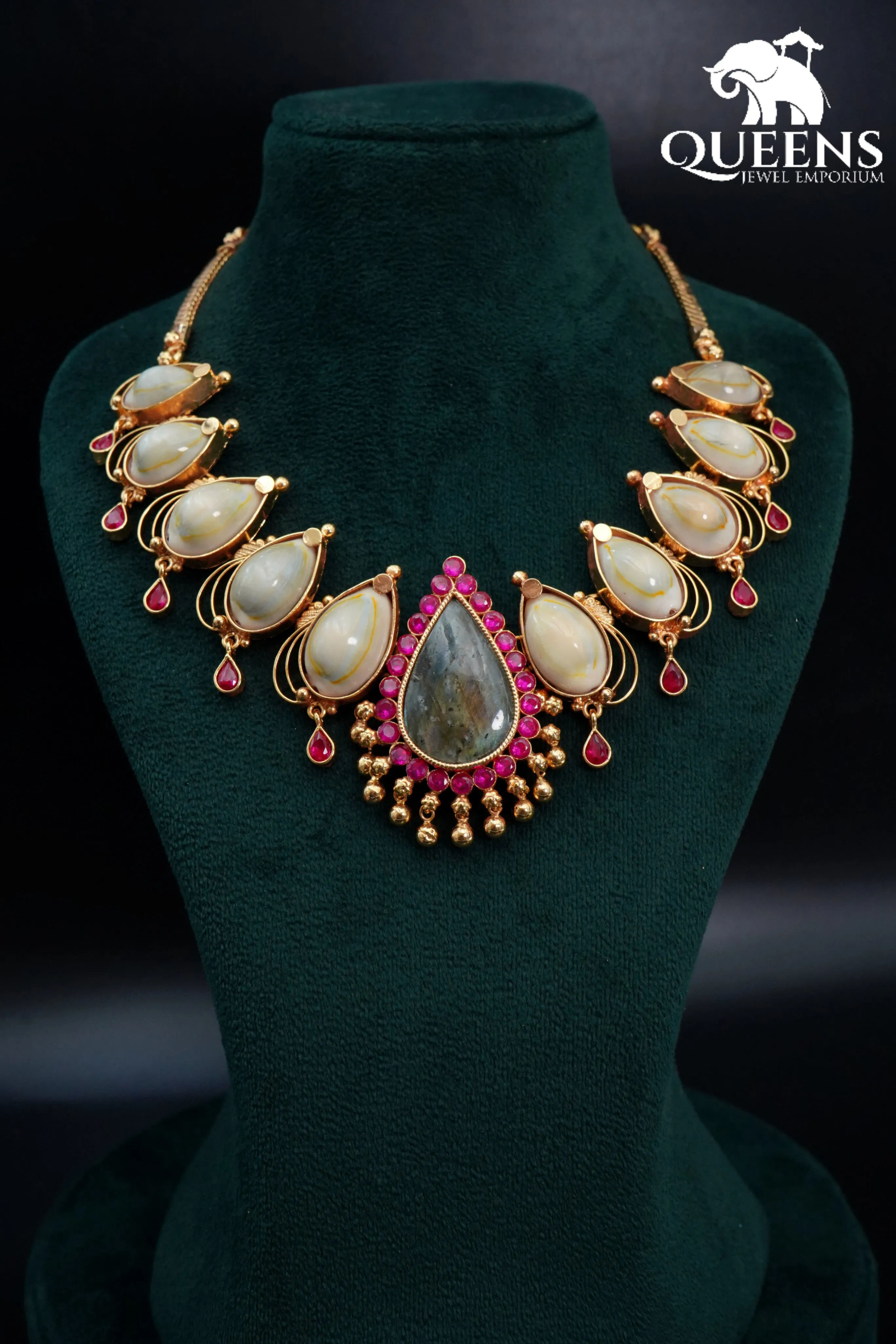 KANIHHA NECKLACE