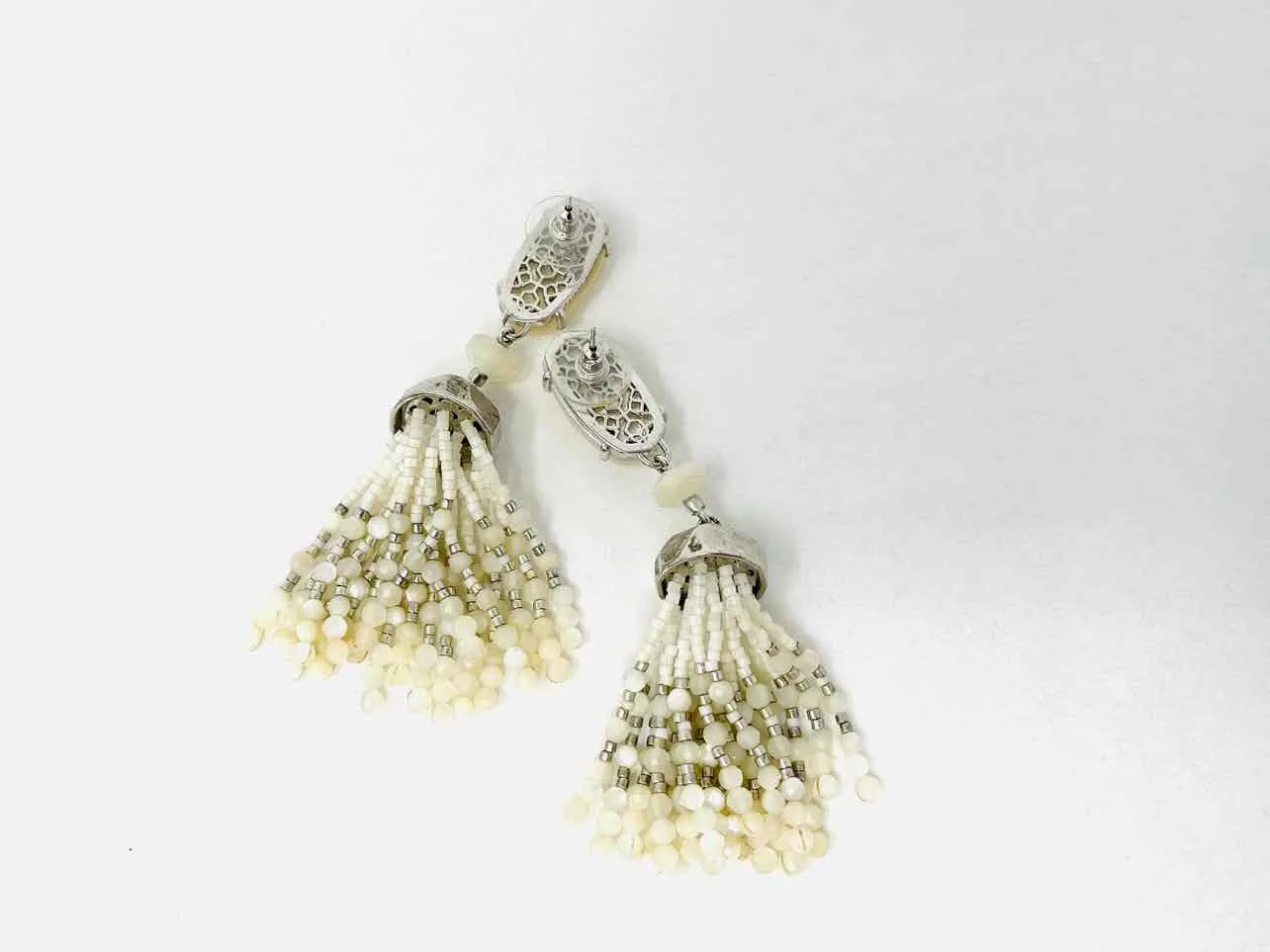 Kendra Scott Silver/White Drop Beaded Jewelry Earrings