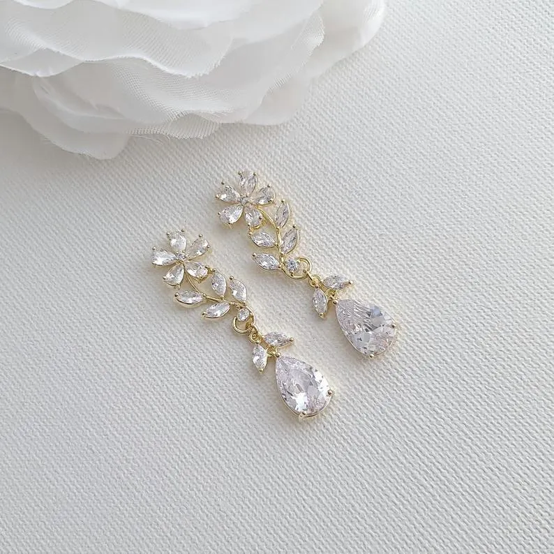 Leaves and Flower Bridal Earrings in Gold -Daisy