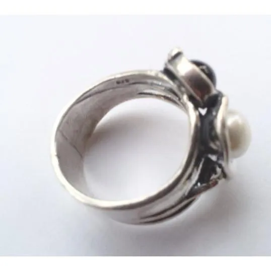 Special Offer size 6.5 Sterling silver ring set with onyx and pearls. Onyx rings womens